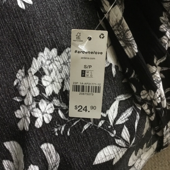 NWT Kimono. Black and white floral. - Picture 4 of 4